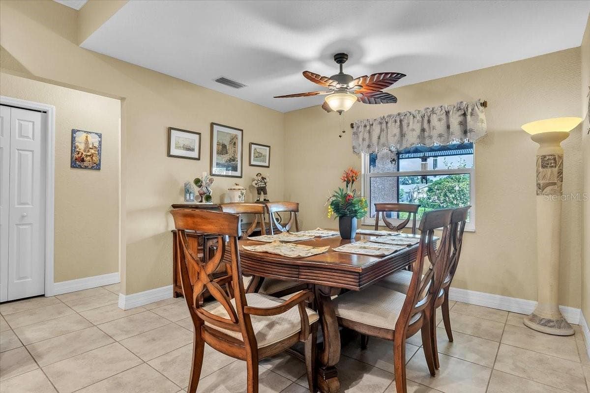 11614 COURTLY MANOR DRIVE — photo 14 of 49