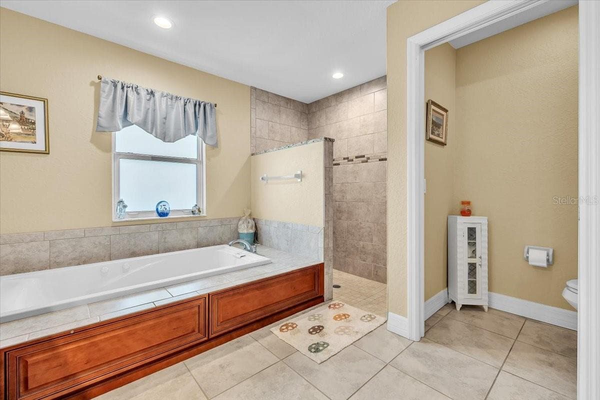 11614 COURTLY MANOR DRIVE — photo 20 of 49