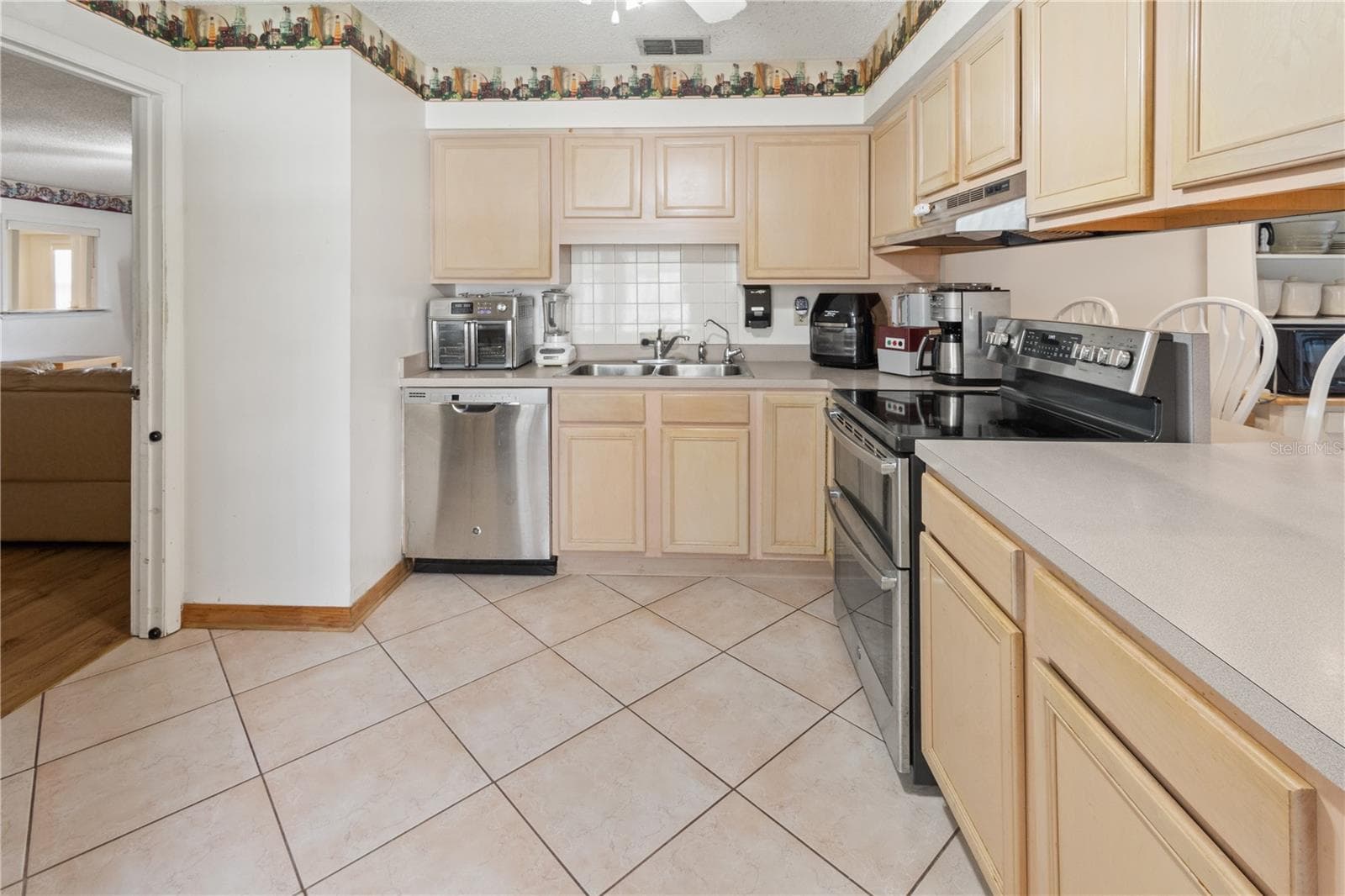 245 ALTURAS ROAD — photo 7 of 39