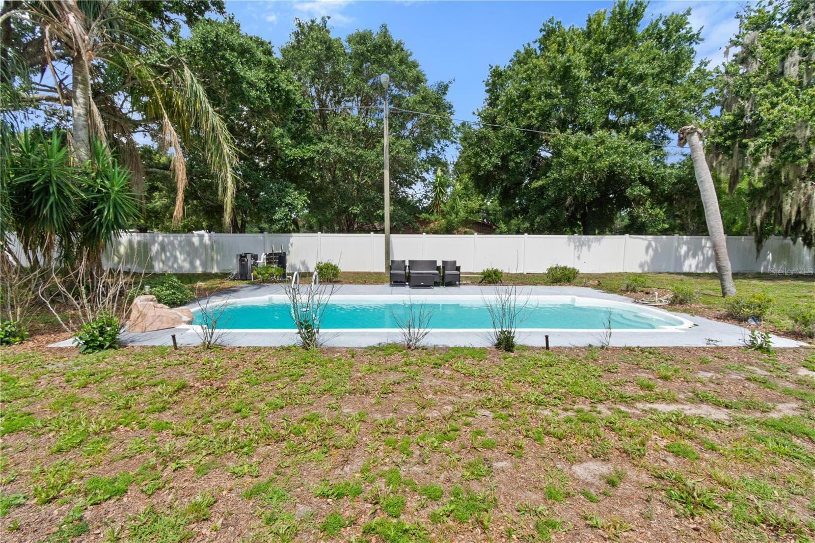 245 ALTURAS ROAD — photo 34 of 39