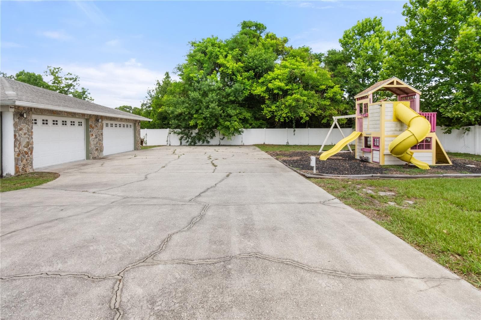 245 ALTURAS ROAD — photo 3 of 39