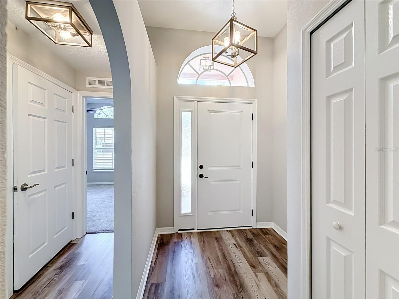 31806 PARKDALE DRIVE — photo 3 of 44