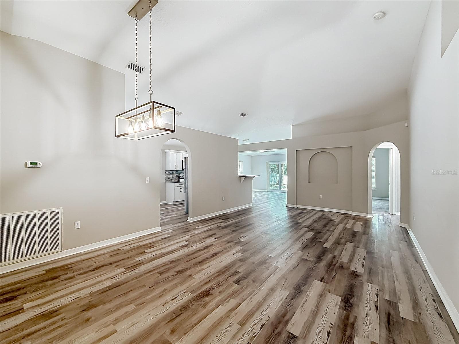 31806 PARKDALE DRIVE — photo 4 of 44