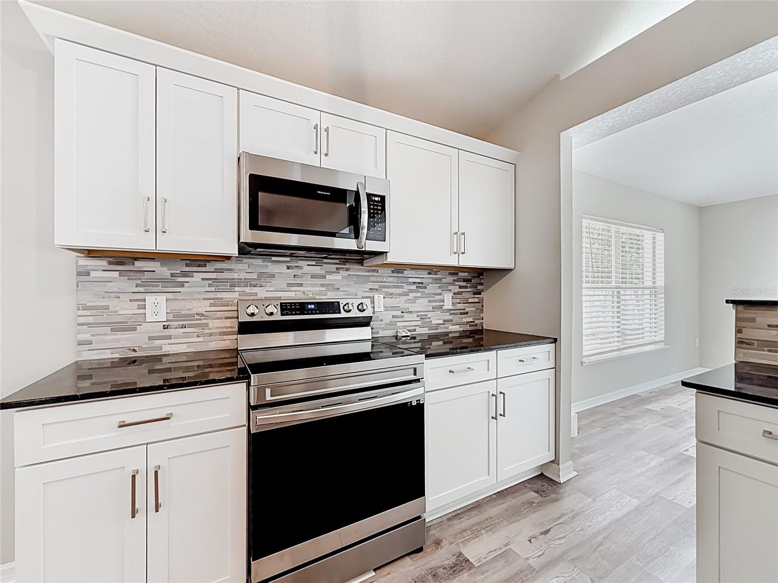 31806 PARKDALE DRIVE — photo 13 of 44