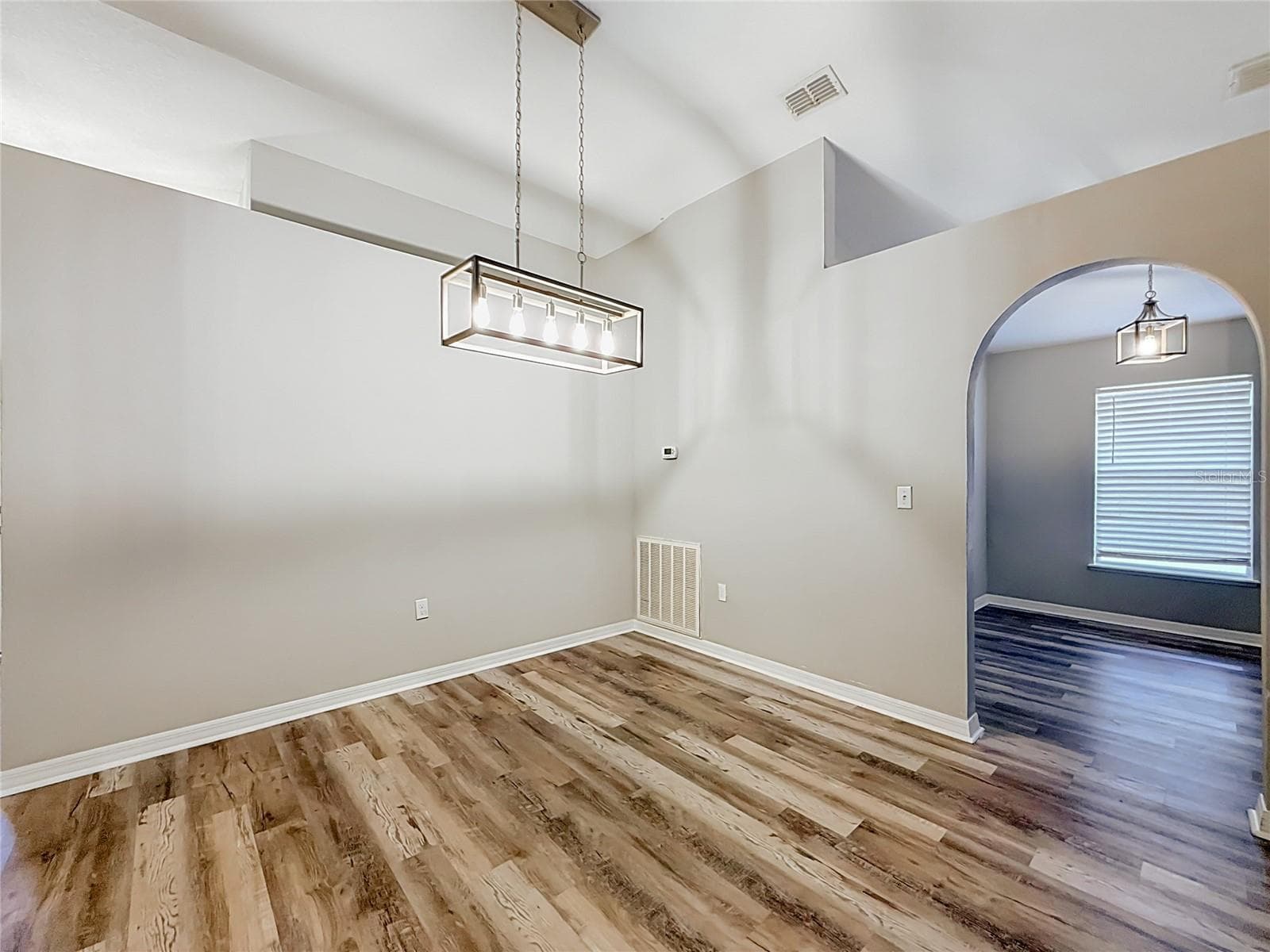 31806 PARKDALE DRIVE — photo 5 of 44