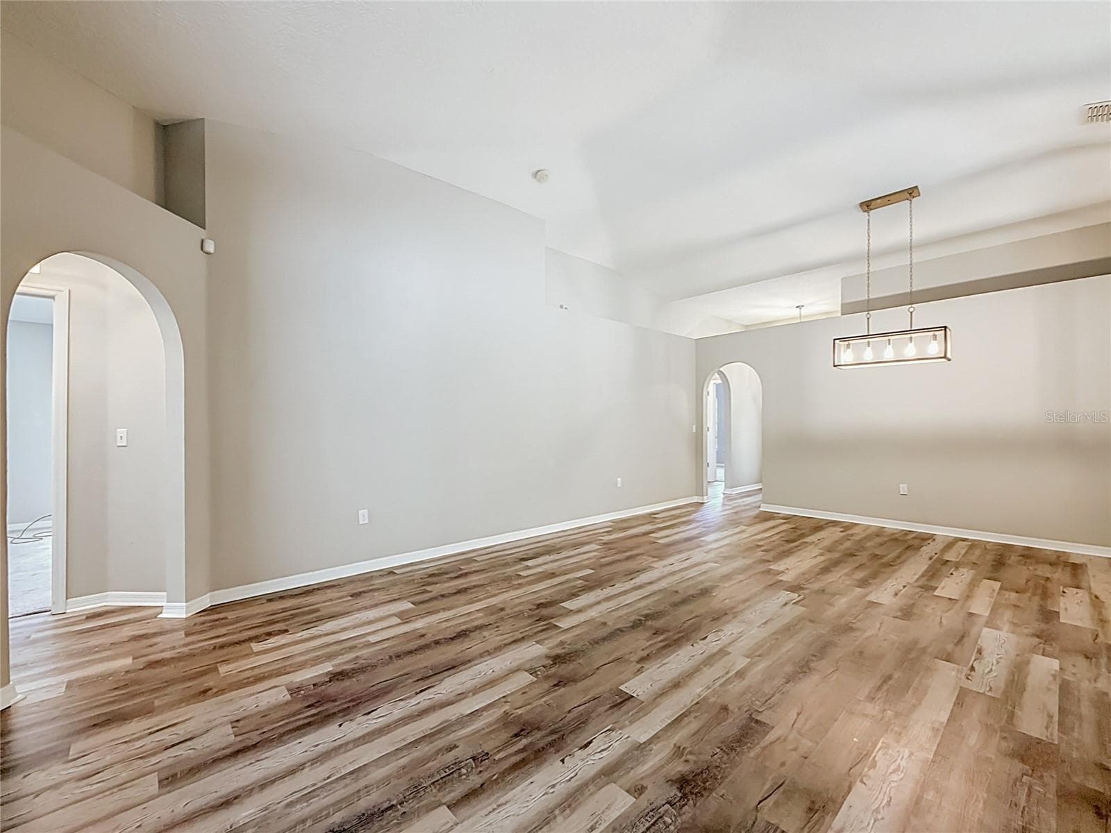 31806 PARKDALE DRIVE — photo 7 of 44