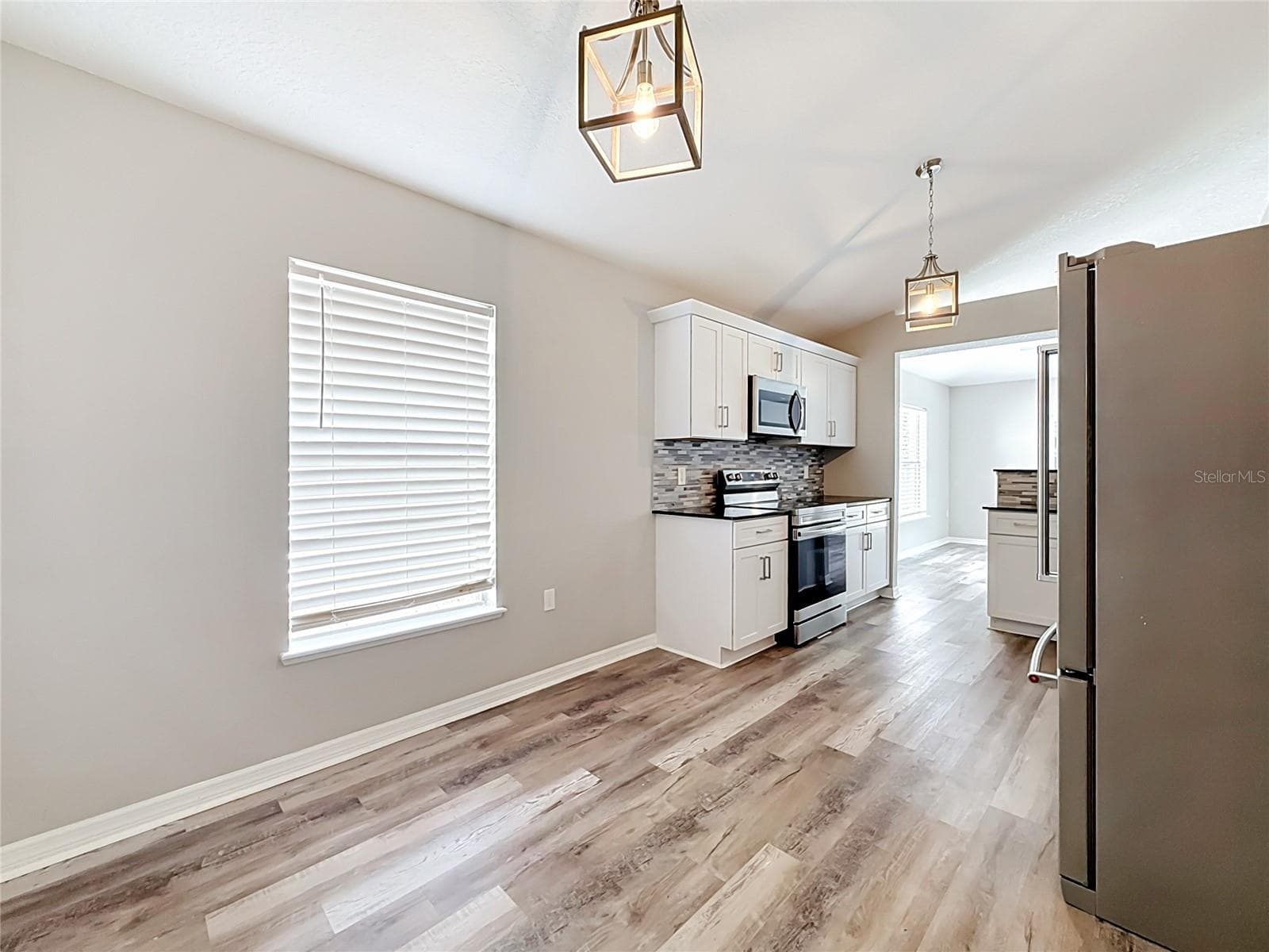 31806 PARKDALE DRIVE — photo 14 of 44