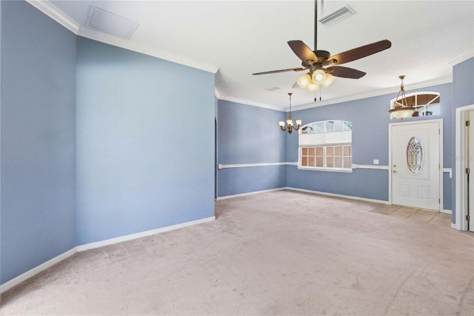 1085 CHASE DRIVE — photo 9 of 40