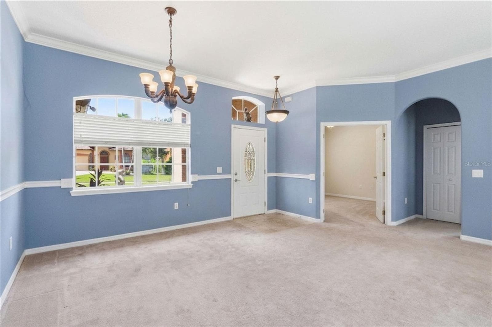 1085 CHASE DRIVE — photo 5 of 40