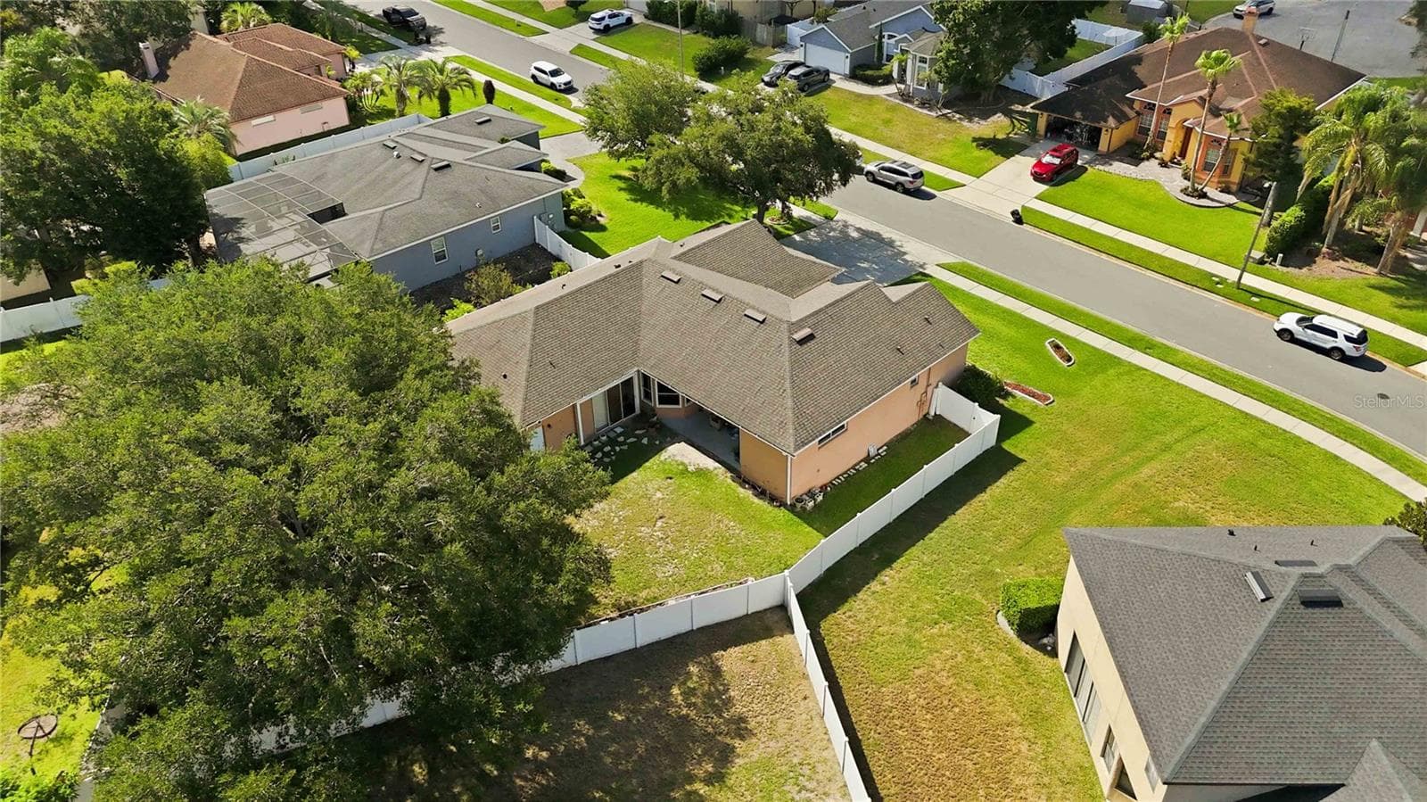 1085 CHASE DRIVE — photo 35 of 40