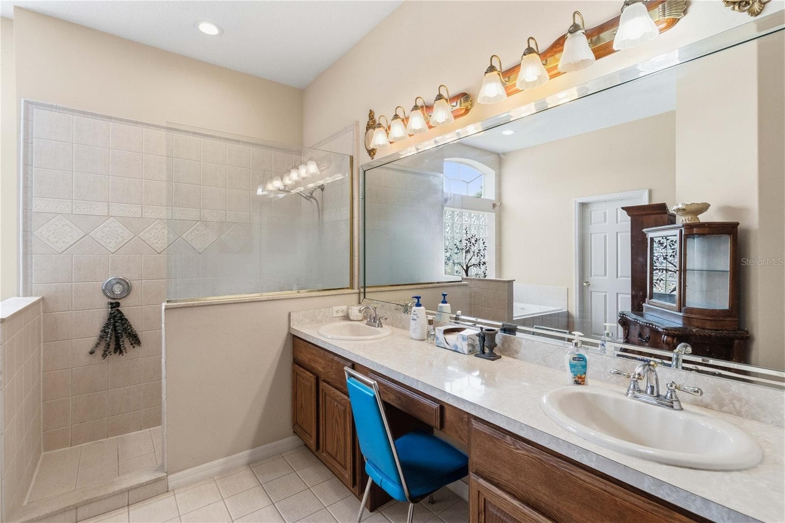 1085 CHASE DRIVE — photo 19 of 40