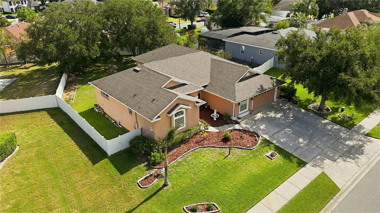 1085 CHASE DRIVE — photo 34 of 40