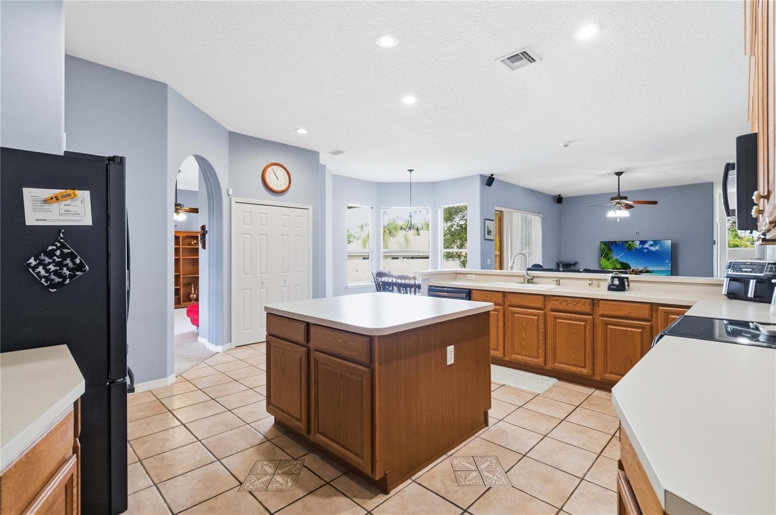 1085 CHASE DRIVE — photo 11 of 40