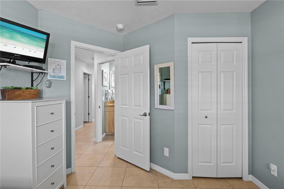 110 PALM AVENUE — photo 25 of 47