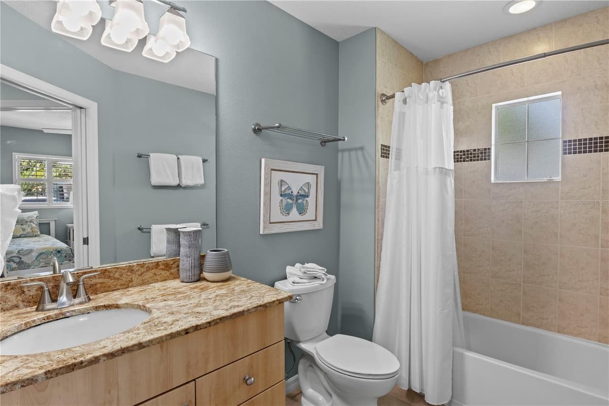 110 PALM AVENUE — photo 26 of 47