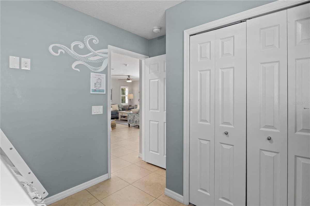110 PALM AVENUE — photo 28 of 47