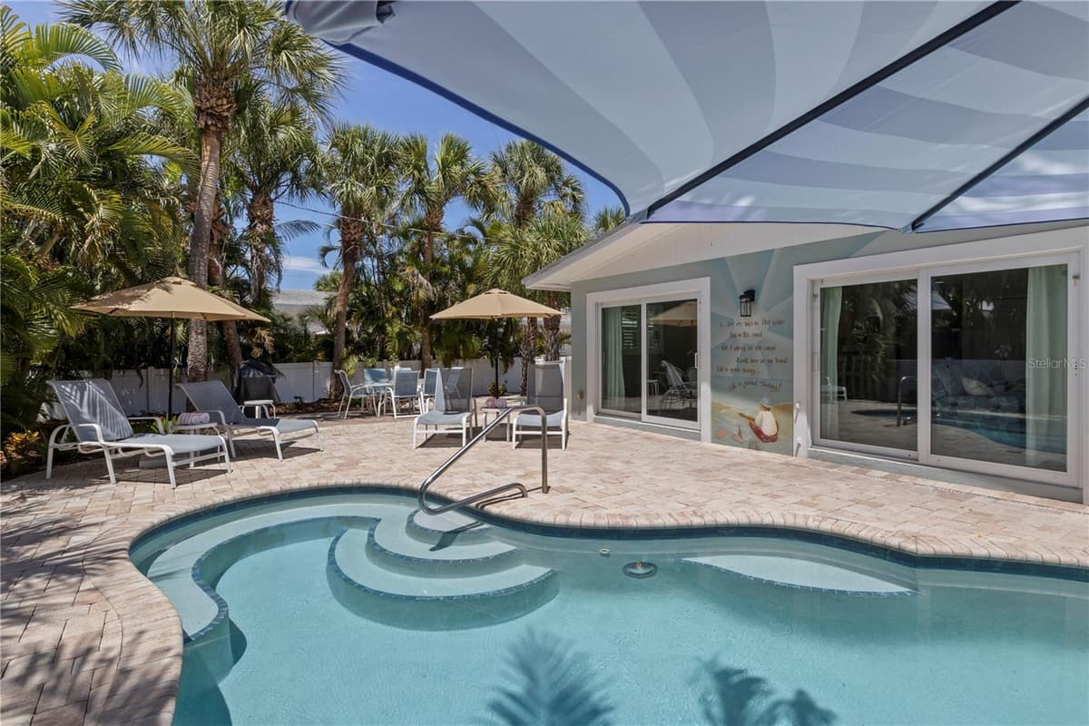 110 PALM AVENUE — photo 45 of 47