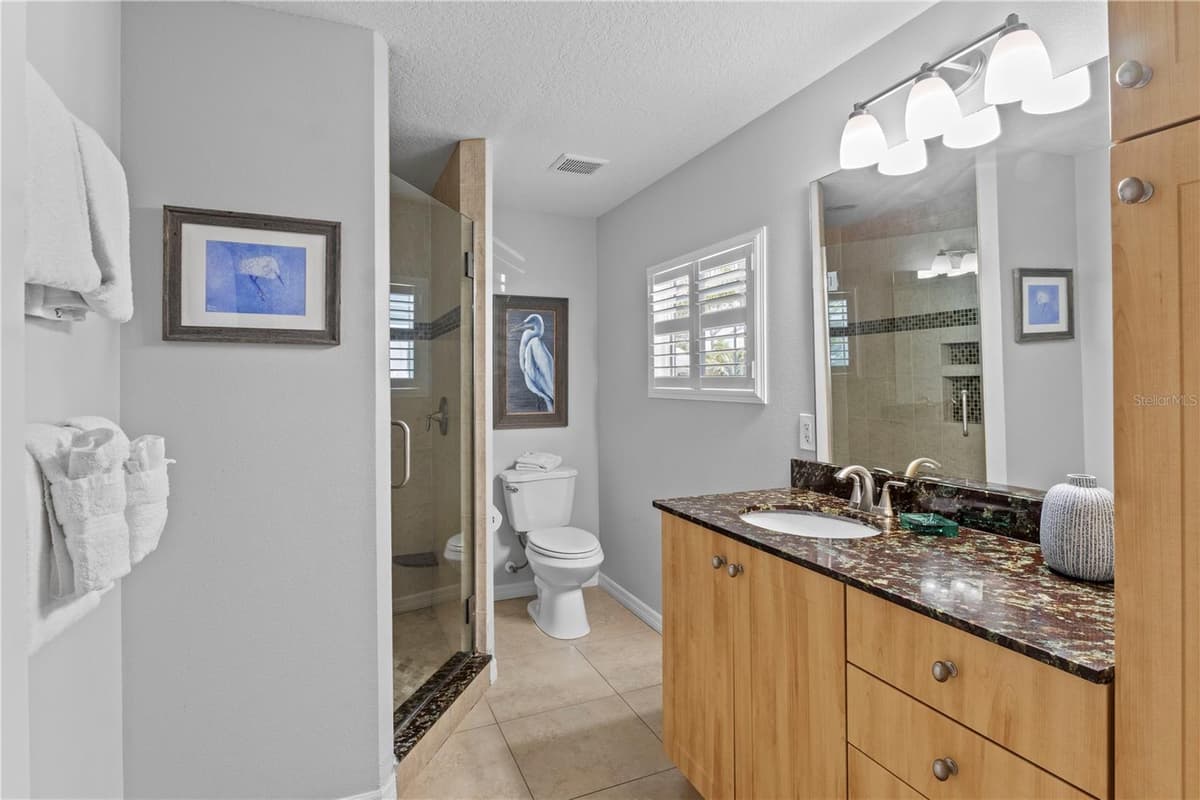 110 PALM AVENUE — photo 20 of 47