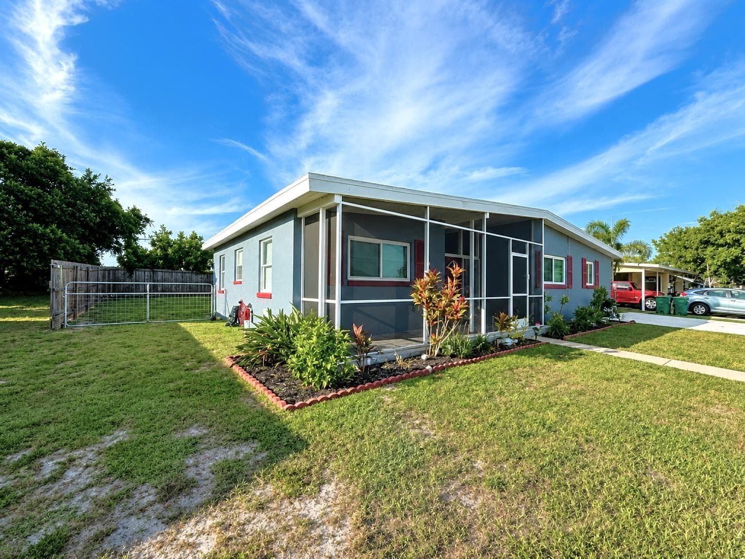 21442 GLADIS AVENUE — photo 3 of 44