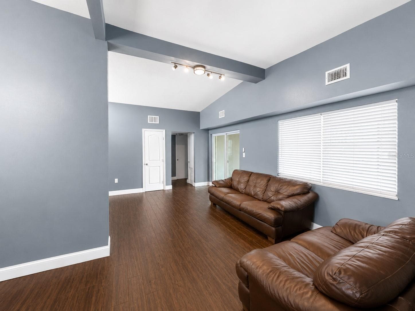 21442 GLADIS AVENUE — photo 14 of 44