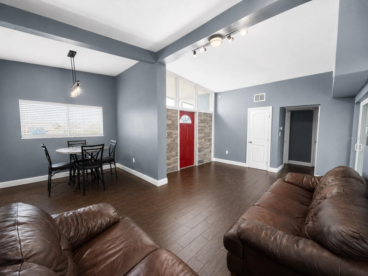 21442 GLADIS AVENUE — photo 18 of 44