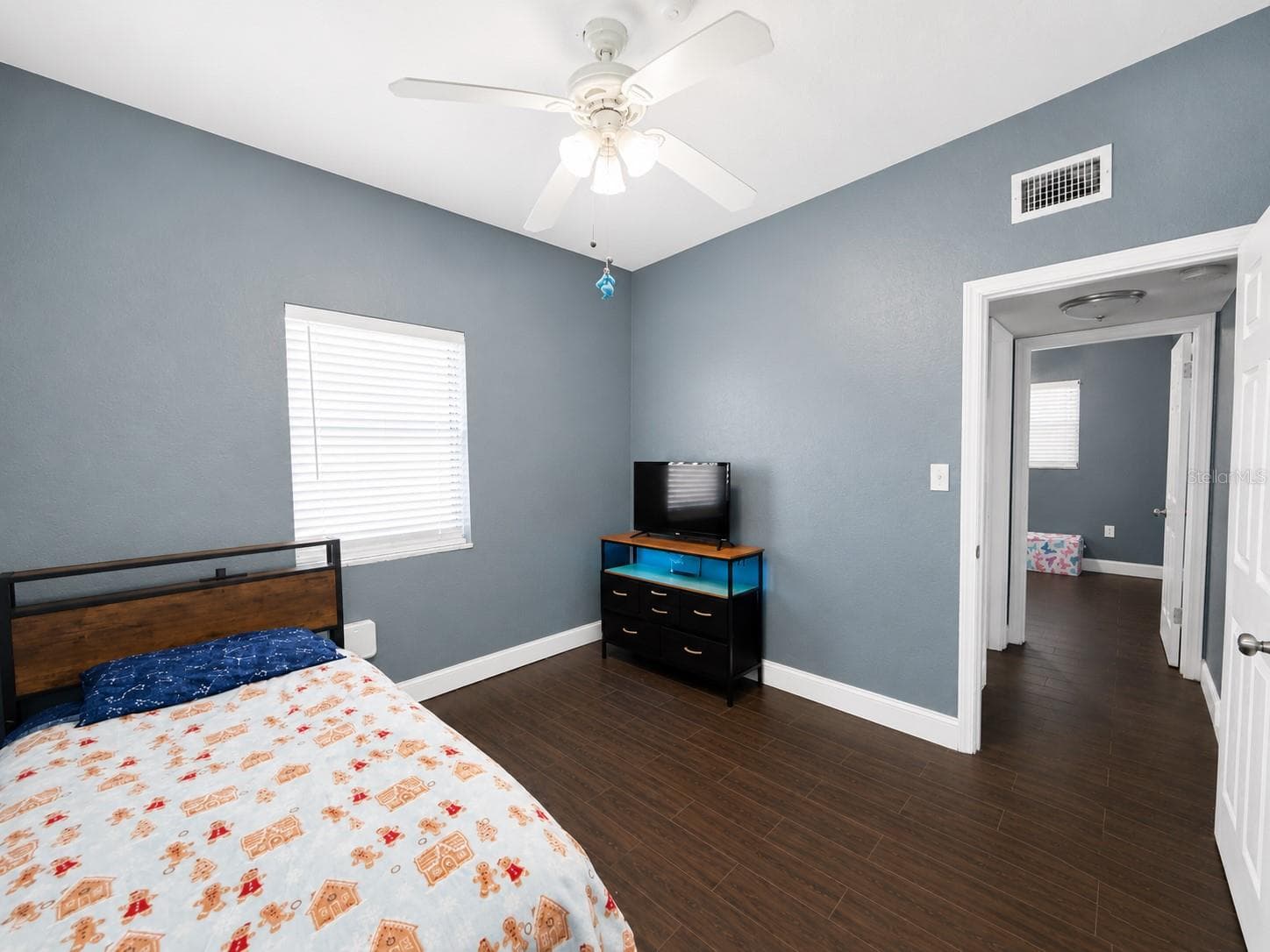 21442 GLADIS AVENUE — photo 34 of 44