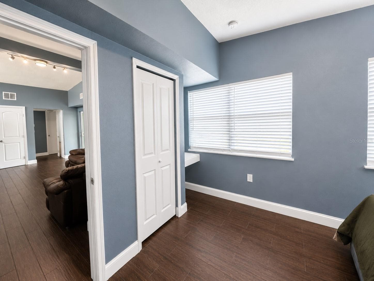 21442 GLADIS AVENUE — photo 30 of 44