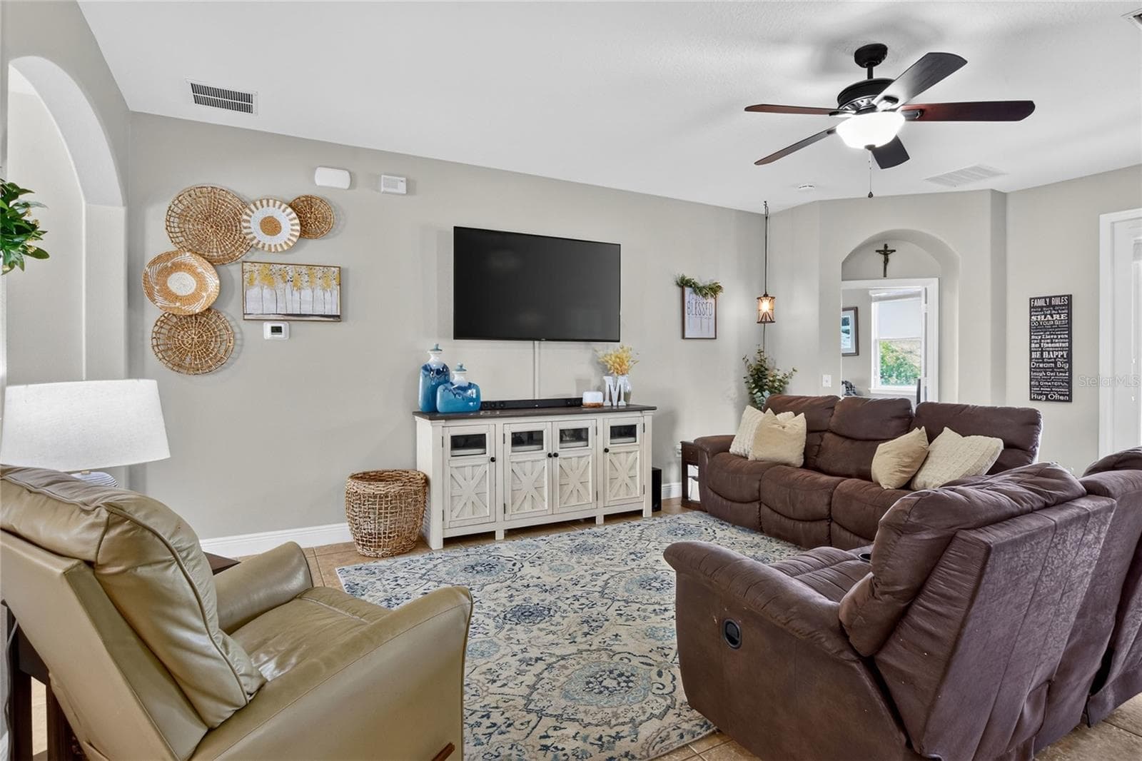 4015 TIVERTON WAY — photo 10 of 60
