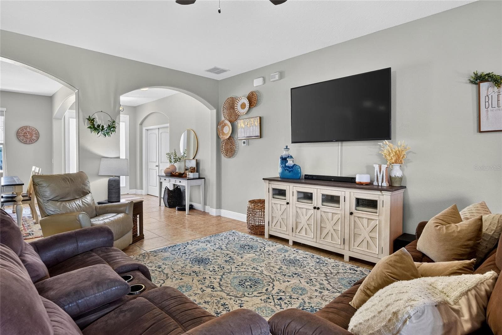 4015 TIVERTON WAY — photo 8 of 60
