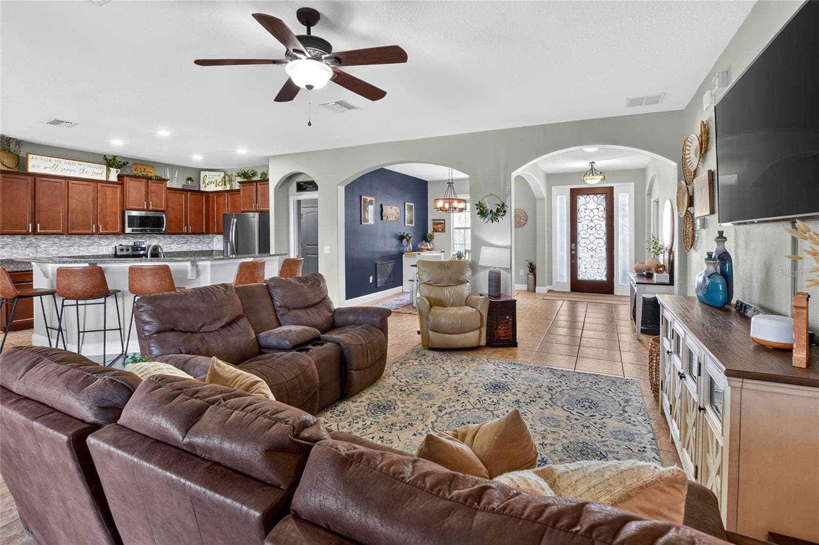 4015 TIVERTON WAY — photo 9 of 60