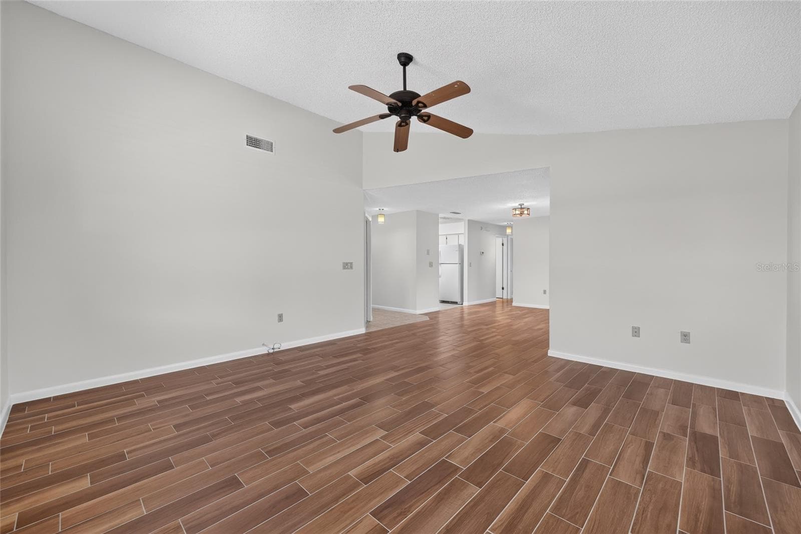 1 DURNESS COURT — photo 11 of 45