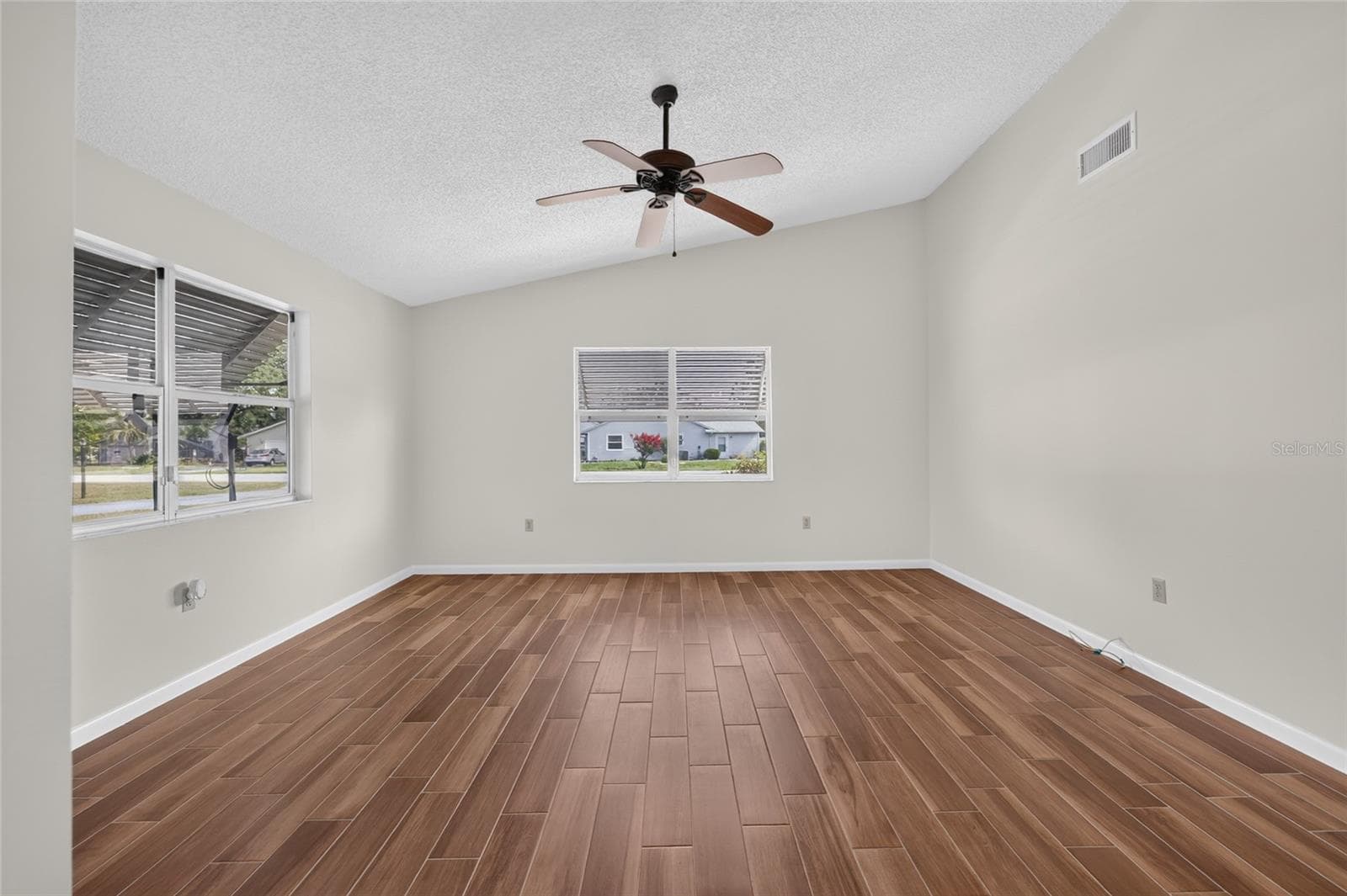 1 DURNESS COURT — photo 10 of 45