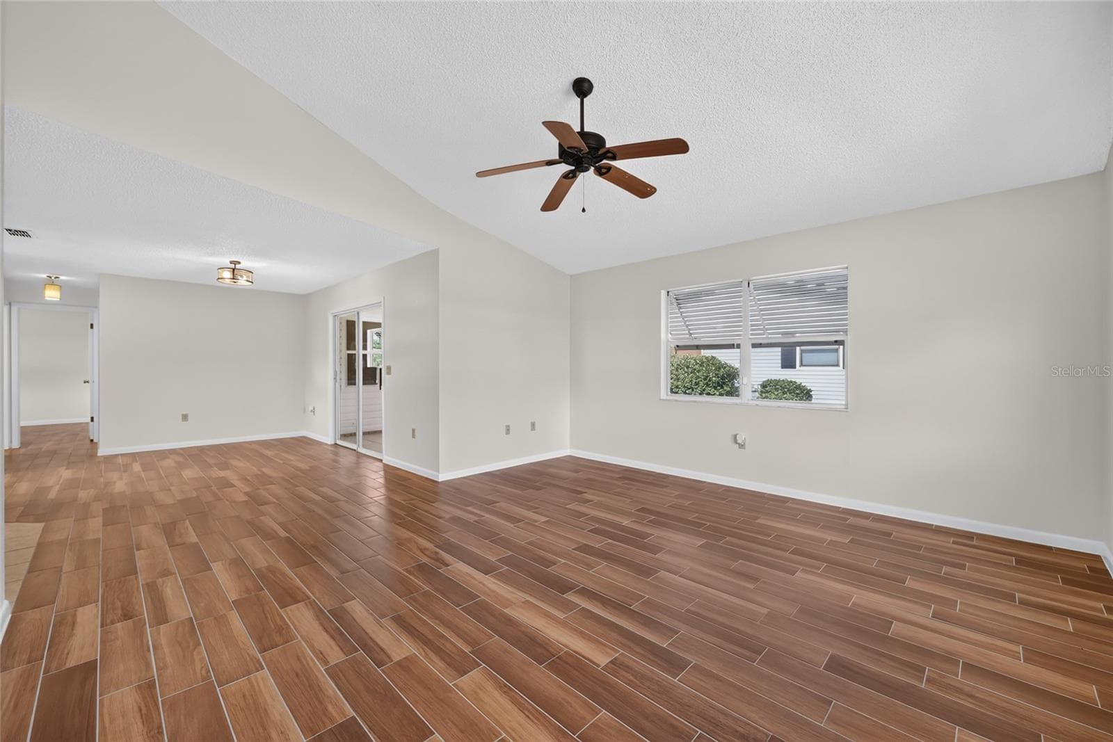 1 DURNESS COURT — photo 12 of 45
