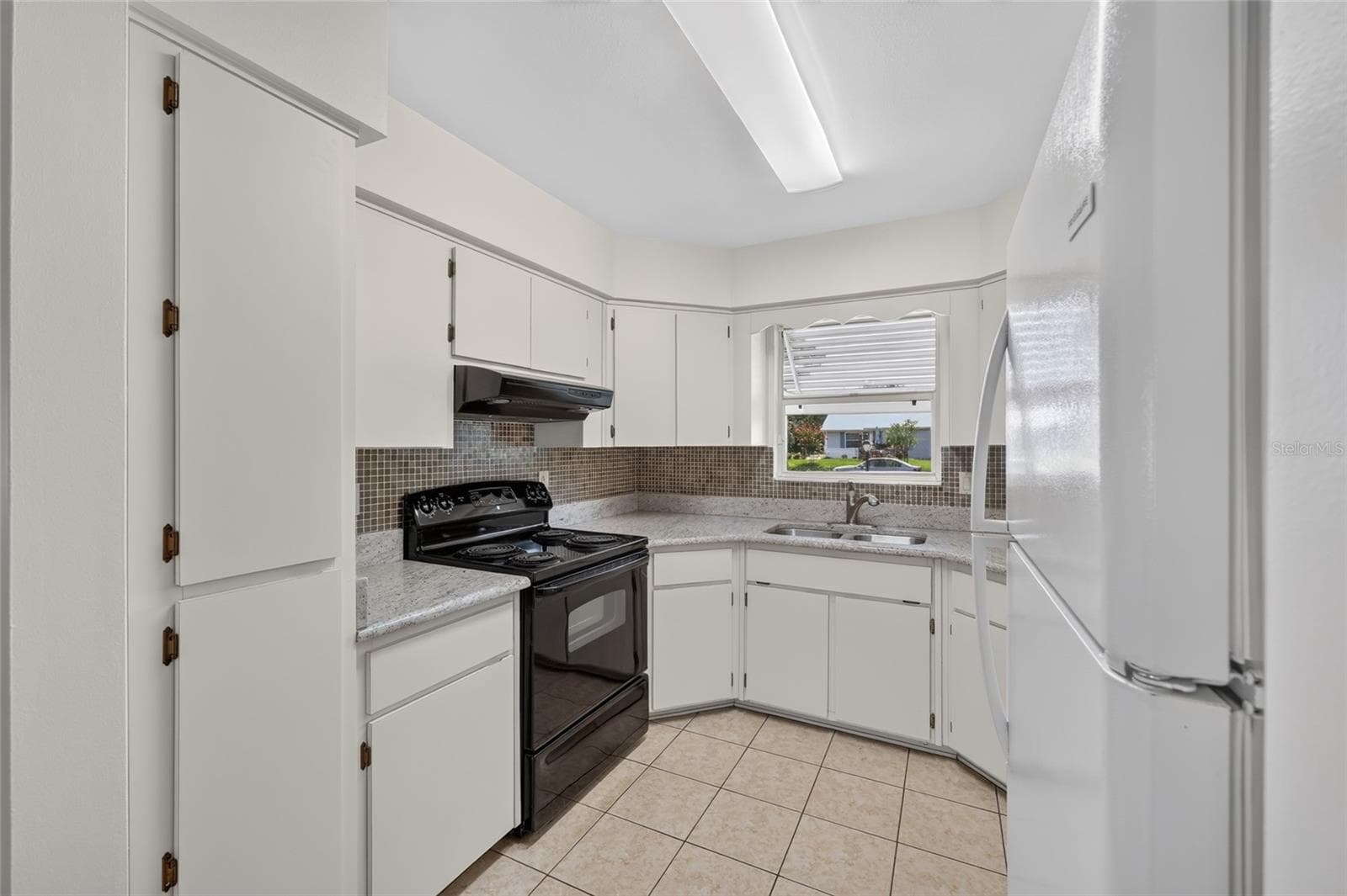 1 DURNESS COURT — photo 15 of 45