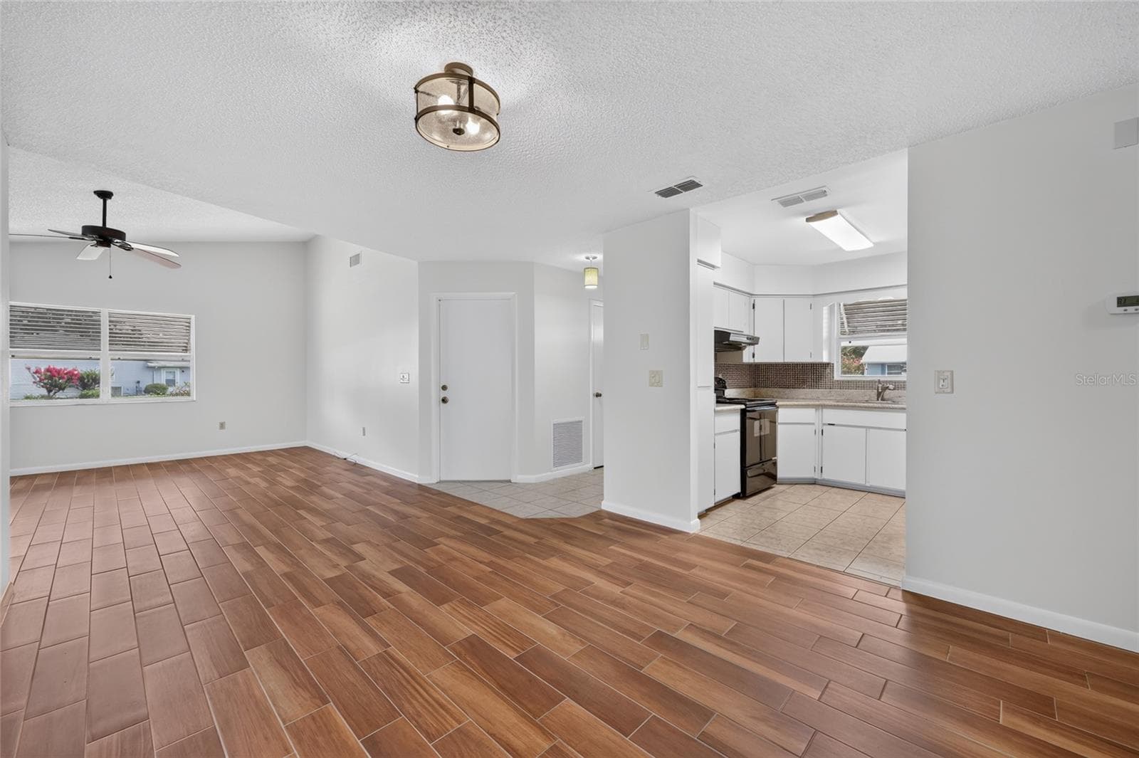1 DURNESS COURT — photo 14 of 45