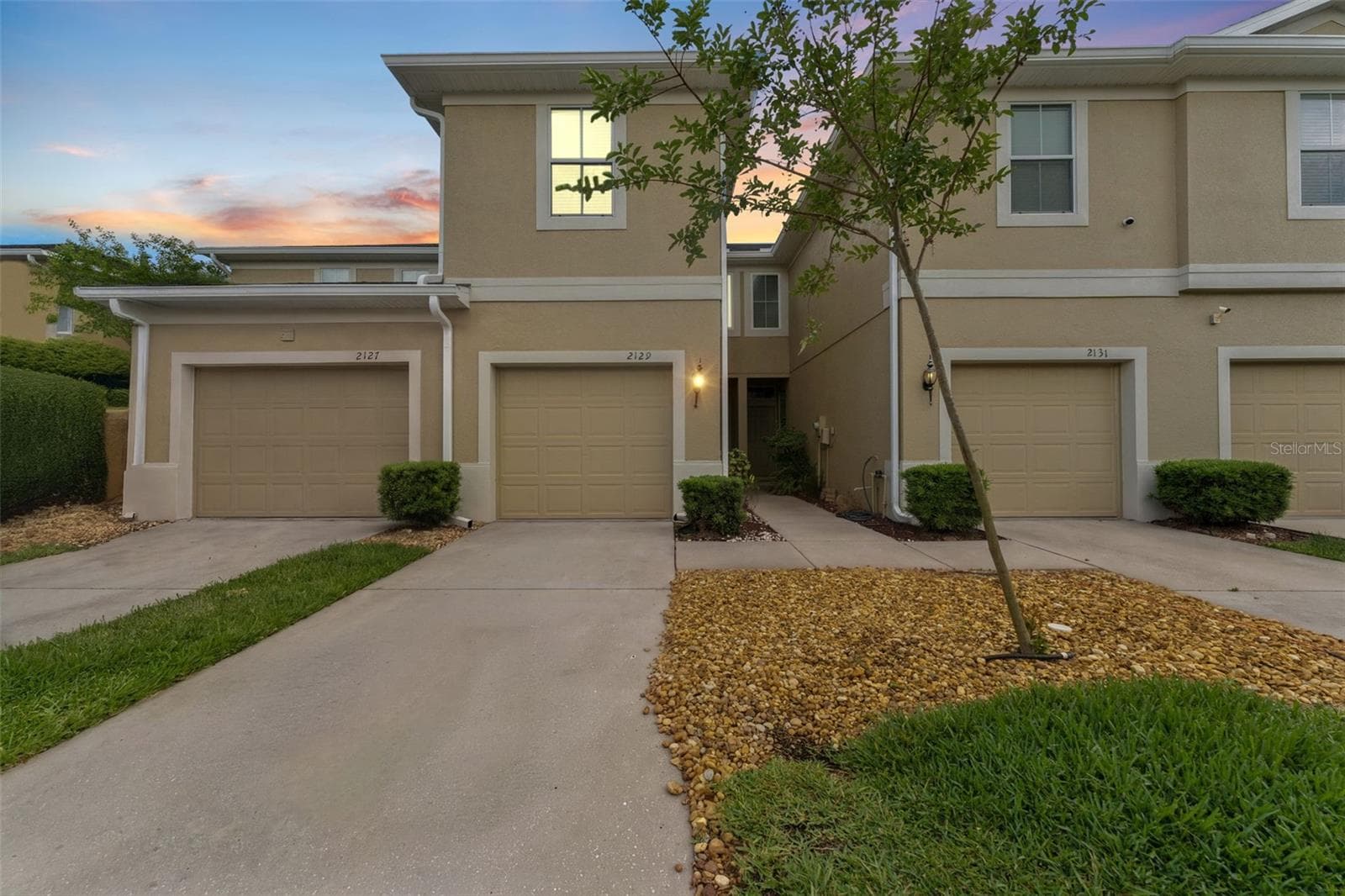 2129 LENNOX DALE LANE — photo 3 of 34