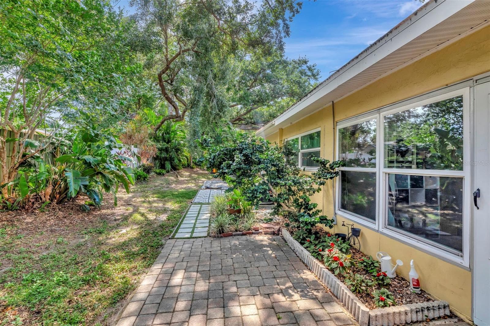 1024 DE SOTO DRIVE — photo 18 of 26