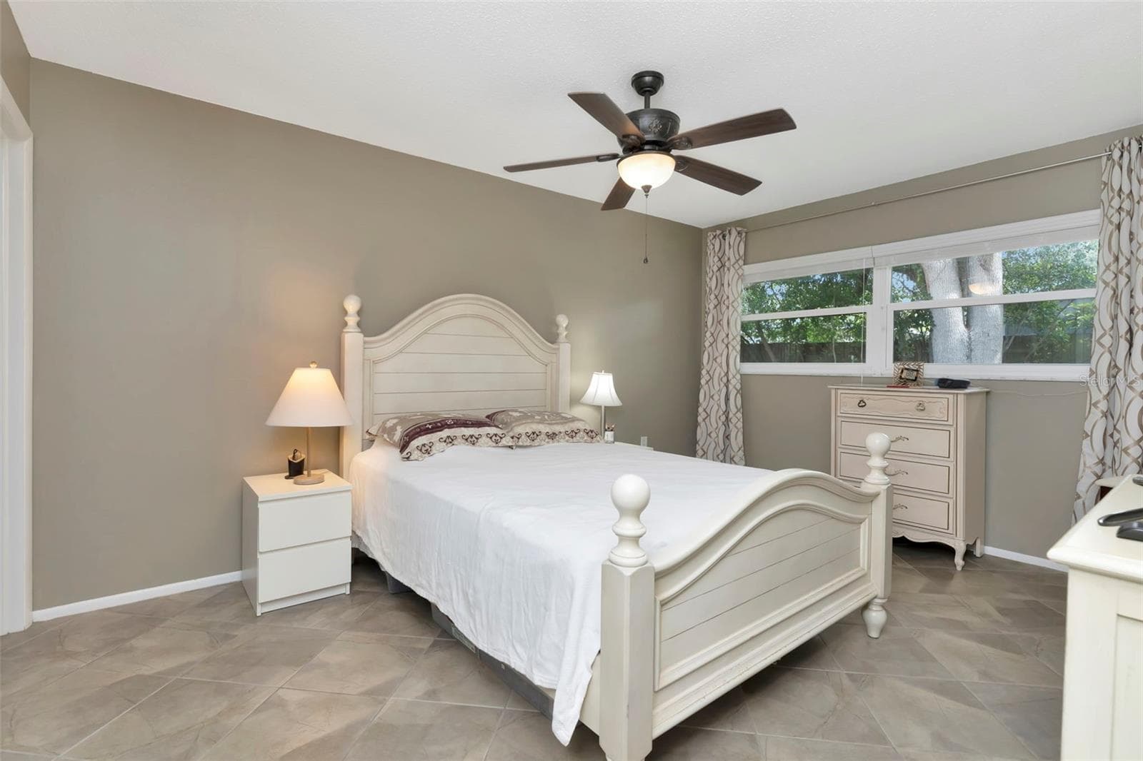 1024 DE SOTO DRIVE — photo 9 of 26