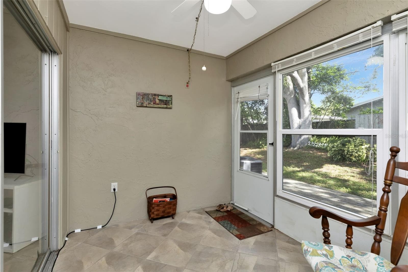 1024 DE SOTO DRIVE — photo 16 of 26