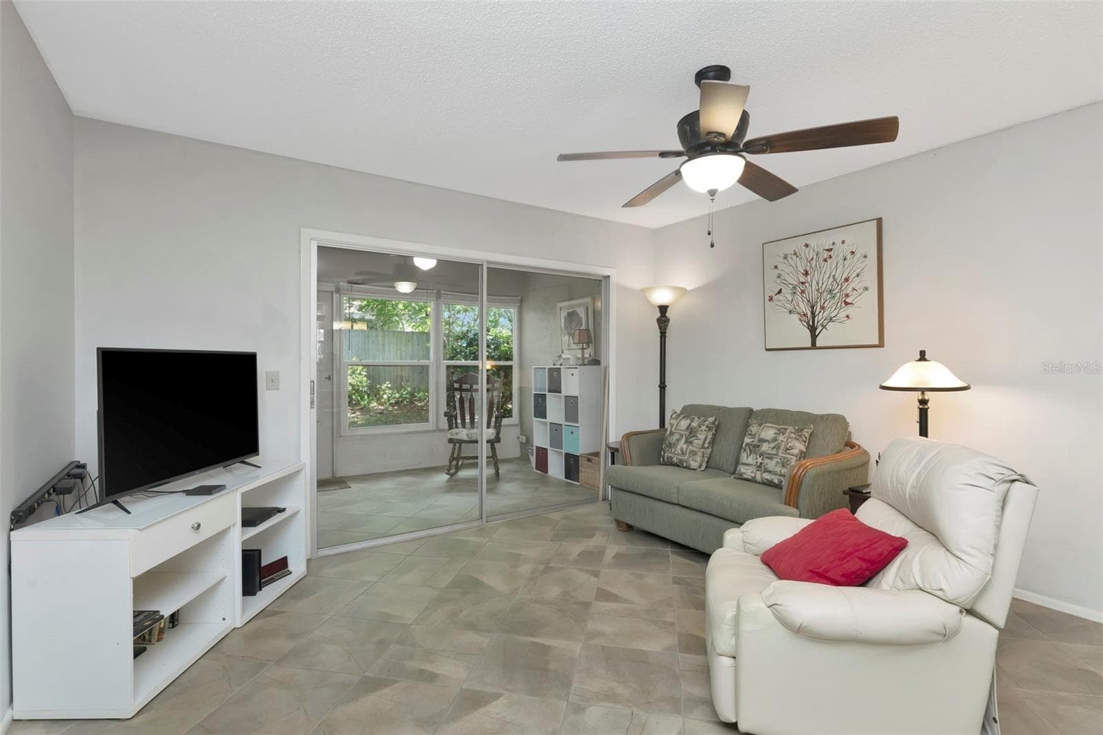 1024 DE SOTO DRIVE — photo 6 of 26