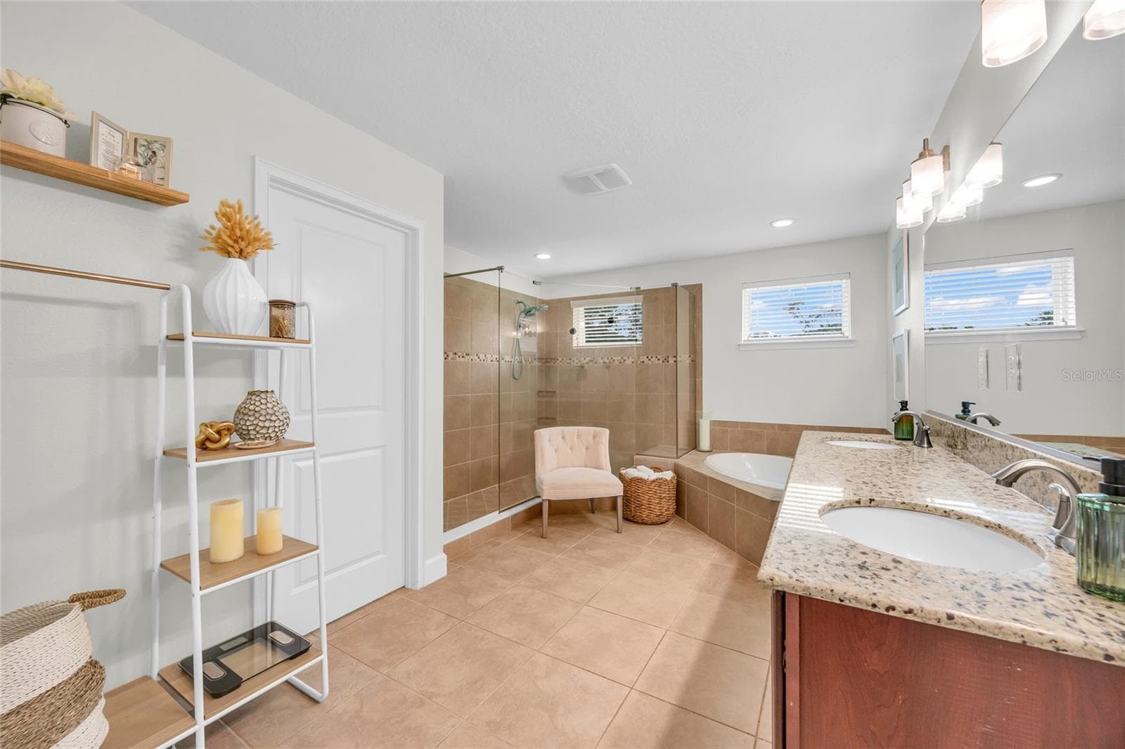 6835 STONEHEATH LANE — photo 46 of 71