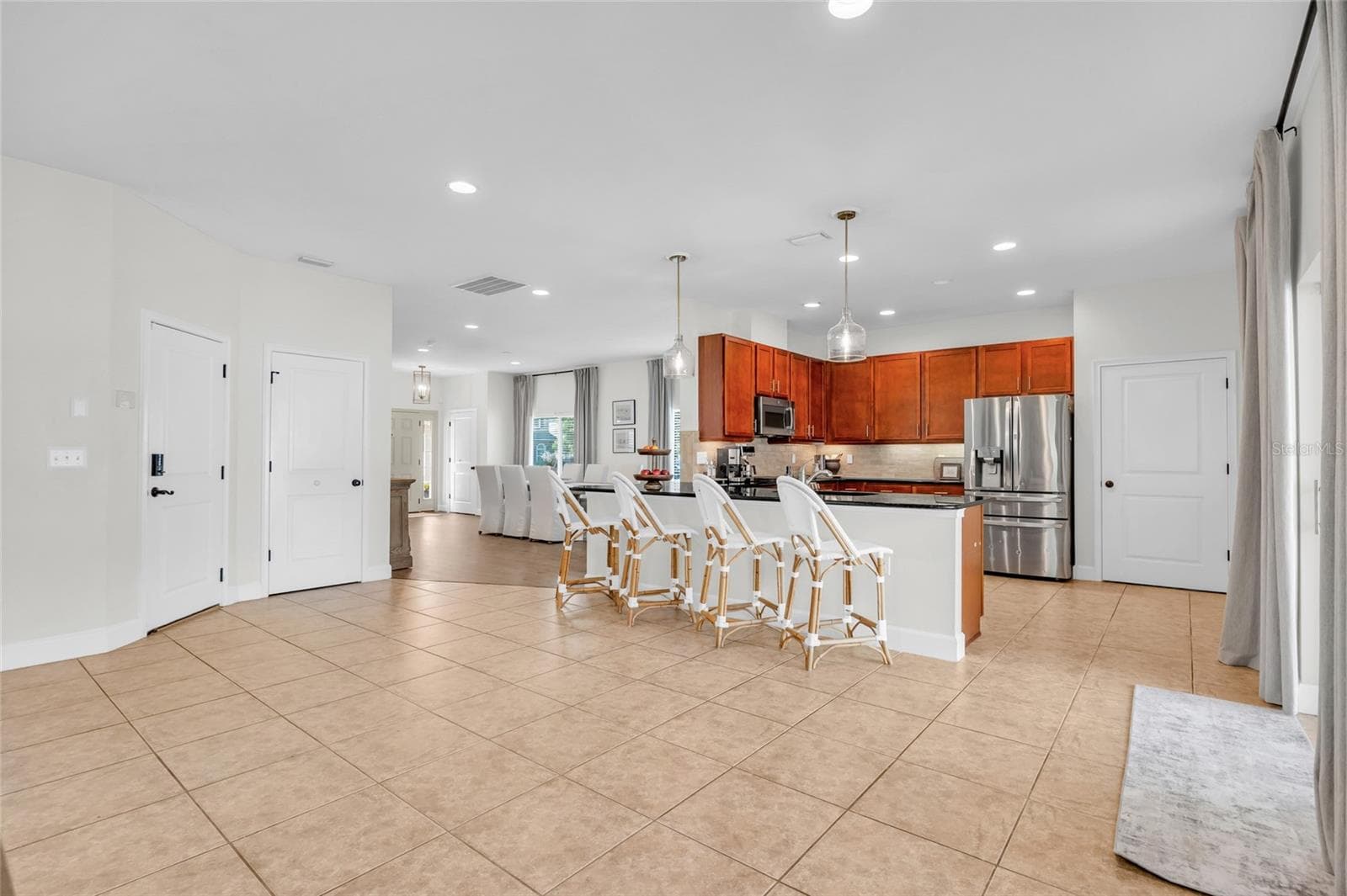 6835 STONEHEATH LANE — photo 36 of 71