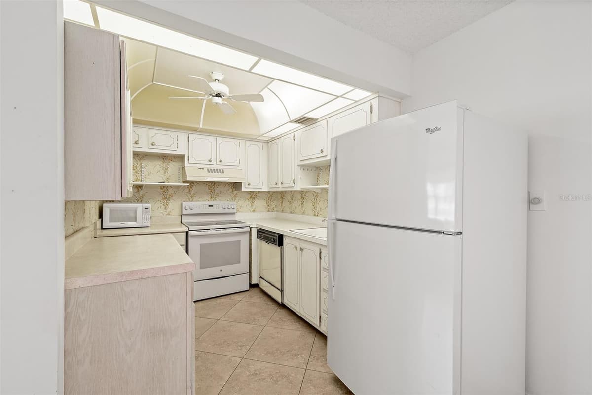 6500 FALCON WAY — photo 10 of 35
