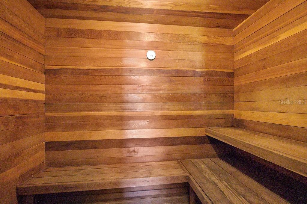 6500 FALCON WAY — photo 25 of 35