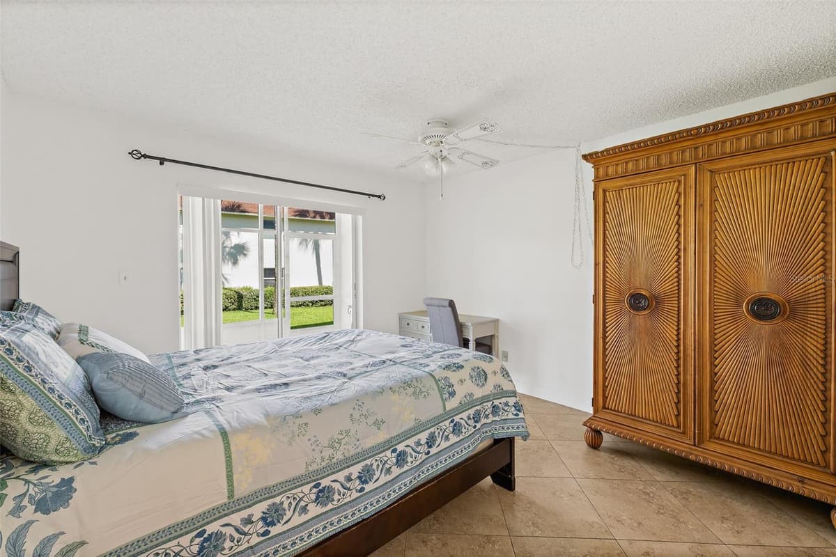6500 FALCON WAY — photo 13 of 35
