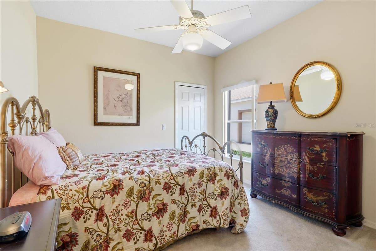 6042 LANDINGS BOULEVARD — photo 21 of 51