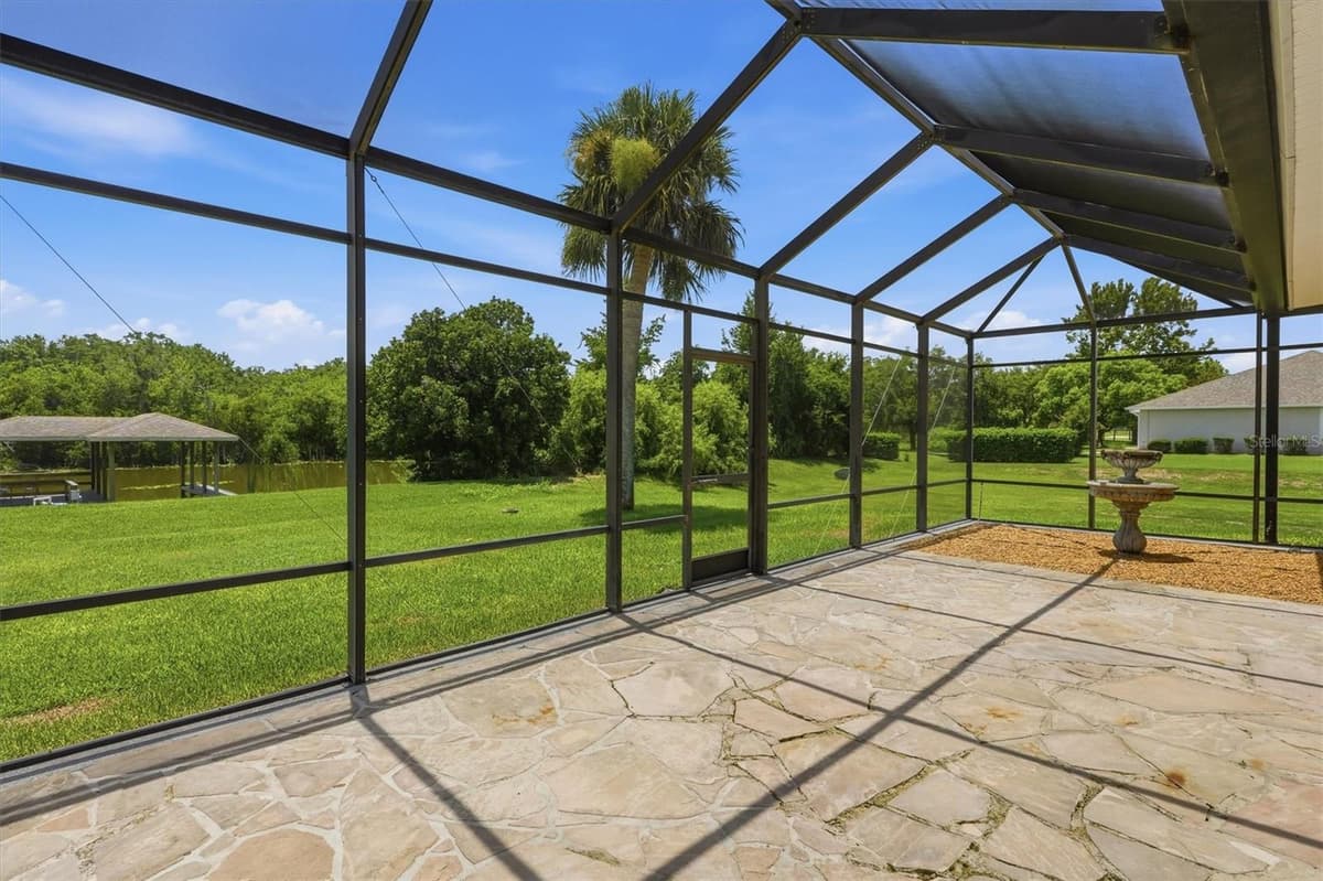 6042 LANDINGS BOULEVARD — photo 28 of 51