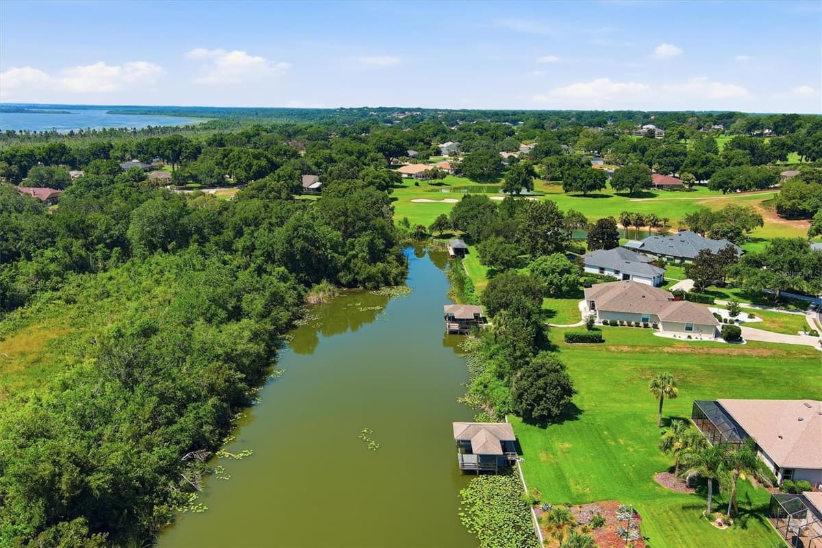6042 LANDINGS BOULEVARD — photo 42 of 51