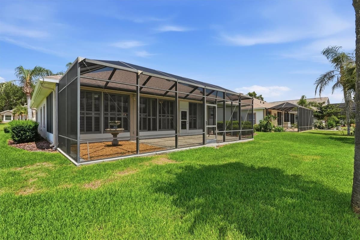 6042 LANDINGS BOULEVARD — photo 30 of 51