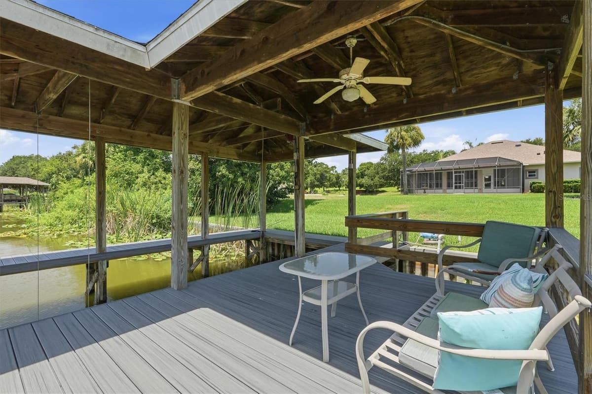 6042 LANDINGS BOULEVARD — photo 33 of 51